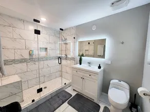 World Cup Theme! Modern Lux 3 Bedroom House near City Center - Image 2