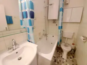 Mountain View Apartment - Image 2