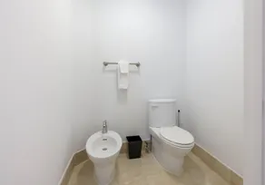 Fontainebleau Hotel 30. etage 3 soveværelser / 5 badeværelser (3 enheds suite) - Image 3