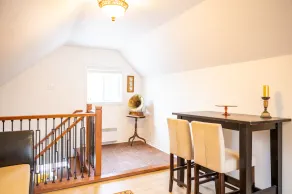 Lakeview 3-Story Family Cottage | 4BR Retreat in Georgina - Image 2