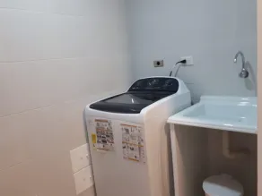 Luxury brand new apartment in desirable location - Image 3