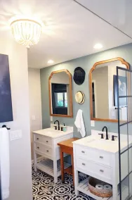 The Daphne l Luxury Home w/Hot Tub, Gym, Projector - Image 5