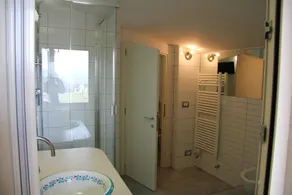 LEJLIGHED MED POOL OG 2 soveværelser - Image 2