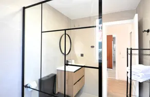 Beautiful spacious holiday home for families with a big swimming pool and garden - Free Wifi - Image 4