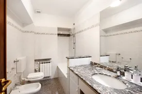 Apartamento 'La Finestra Sul Mare' con vistas al mar y balcón - Image 2