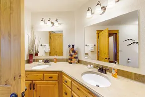 Luxurious Dog-Friendly Townhome Near Lake Estes with Fantastic Views - Image 5