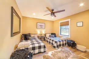 Entire private modern 3-bedroom chalet, Hot Tub, Wifi, 15 mins from Sunday River - Image 5
