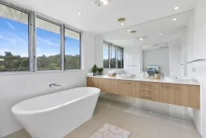 Beachside Haven - Image 2