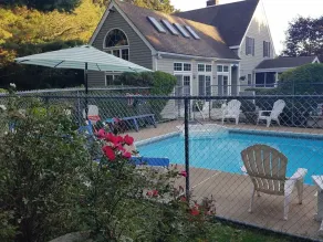Relaxing private poolside retreat 5 minutes from the beach! - Image 3