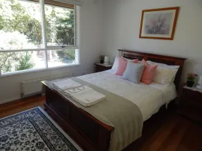 Laurel House, peaceful suburban retreat in the heart of leafy Blackburn. - Image 4