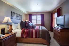 3305 - Two Bedroom Deluxe Powderhorn Lodge - Image 2