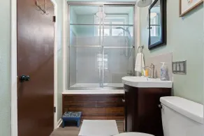 🌟Downtown Pensacola Getaway!🌟 Fenced in yard for fur babies! - Image 3