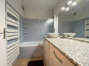 Spacieux T3 à Briançon - 6 pers, 2 balcons, parking, proche télécabine et commerces - Image 2