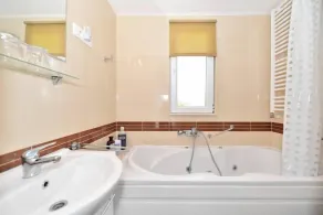 Villa with heated pool! Enjoy in beautiful sight to the sea, mountains and river - Image 3