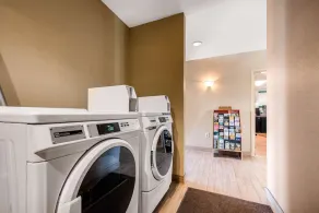 Quality Inn & Suites New Castle - Image 2