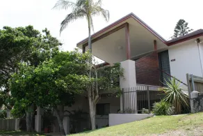 Gone Surfing First Floor 2 Bedroom air-cond self-contained apartment River views - Image 4