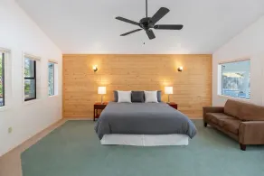 Maple Leaf Lodge by NW Comfy Cabins - Image 4