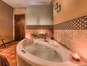 ideale Paare, Jaccuzi im Zimmer, Aktivitäten in der Natur - Image 3