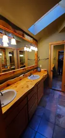 Your Own Sunriver Lodge on the Edge of the Forest - A/C -10 SHARC Passes!! - Image 4