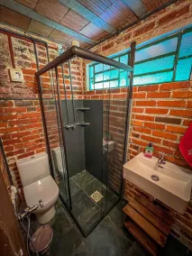 Beautiful Rustic House with 8 Private Waterfalls - Image 3