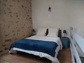 La Petite Maison Bleue Cœur du Village de Buis-les-baronnies 4 Personnes - Image 4