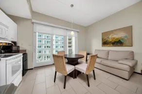 Beautiful Studio 2 Full Size Beds with Kitchenette - Image 5