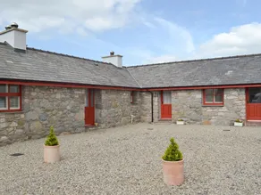 1 bedroom accommodation in Llandwrog, near Caernarfon - Image 5