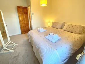 Bumblebee Cottage - Cosy Cottage in Area of Outstanding Natural Beauty - Image 4