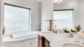Bliss by the Bay w/ Amazing Rooftop Patio - Image 4