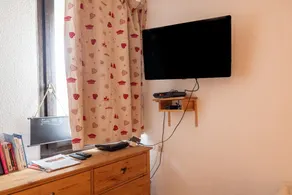 Apartment \"Amanuq Lovely Apartment\" with Mountain View, Private Balcony & Wi-Fi - Image 2