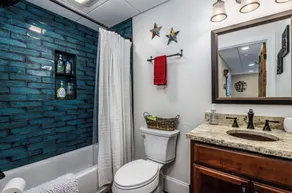 Blue Door Guesthouse – Gorgeous & Spacious 2BR/2BA Pool-Level Retreat - Image 4