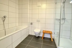 Lovely apartment with wraparound balcony in perfect location - Image 2