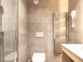 Accessible Alpine Stay for Five - Image 2