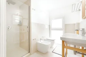 Eos Sea View Apartments & Free Private Parking - Image 4