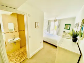 Stylish 1BR apartment near Salcombe & beaches - Image 4
