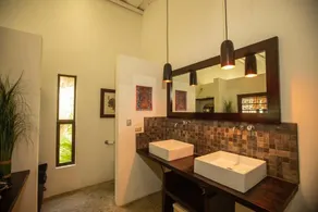 Luxury Home w/ great internet and pool - Image 3