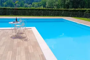 Delightful nest with pool on Lake D'Endine - Image 5
