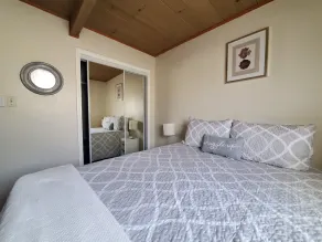 Cute Cozy and Quiet Upstairs 2 Bedroom Apartment in Richmond CA - Image 5