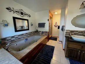Private lush 2 Acre Mountain Home Maui w/ many amenities - Image 4