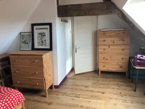 Beautiful family home with character near the sea - Image 4