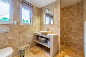 air-conditioned house, sea view sandy beach 150 m private heated pool 7x4 m - Image 3