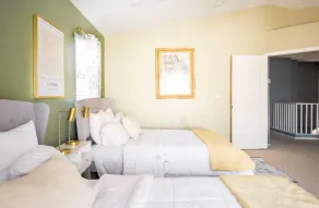 Large Fully Furnished 5 Bedroom Home - Image 5