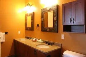 Spacious 4Br/4Bth Lodge With Ice Skating Pond, Heated Pool, 3 Min Walk To Ski - Image 3