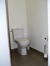 Komfortabel lejlighed med wifi, tv, balkon, parkering, 2 soveværelser, 1 badeværelse, 4 personer, 57m2 - Image 3