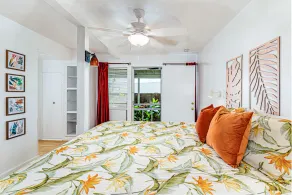 Oceanfront in Hilo Hale Kai Suites- Pele Suite - King Bed, Living Room, Bath - Image 3