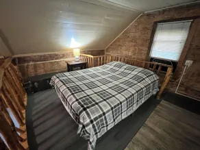 Authentic Log Cabin: The Den - Image 4