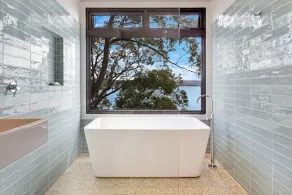 Jetty's End water front beach house - Image 2