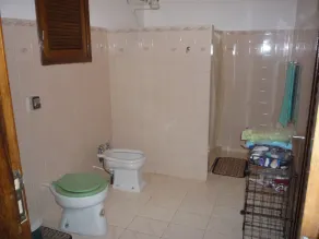 8 Schlafzimmer, Haupthaus und Gästehaus, 5 Bäder, Pool, Spielzimmer, Grill - Image 3