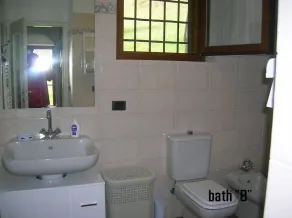 Demadonna \"PUR\" unit B ground floor, 50 sqm-independent entrance- 4 pax, 1 room - Image 2