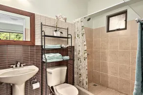 Tropical 2BR 2BA Condo 1 mile from 2 beautiful beaches and town! - Image 3